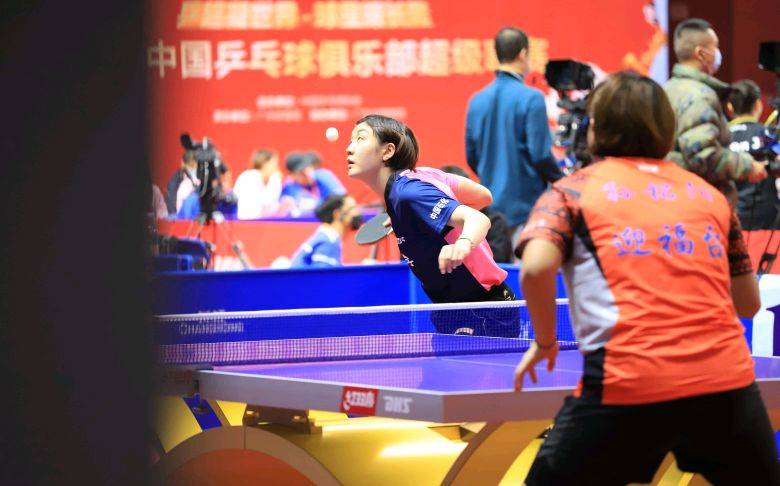 在万众瞩目 在万众瞩目